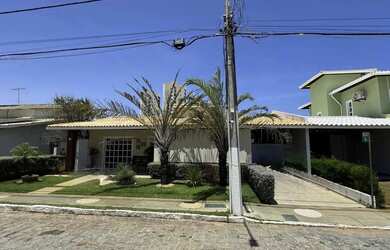 Imagem: A casa possui 3 Dormitórios, 5 Banheiros, 3 Vagas na garagem