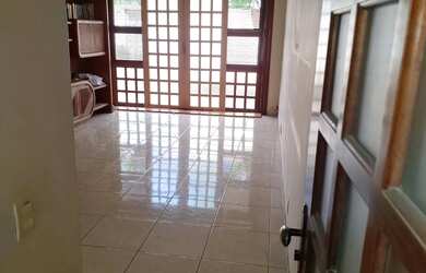 Imagem: O apartamento possui 4 Dormitórios, 3 Banheiros, 2 Vagas na