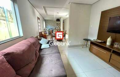 Imagem: A casa possui 4 Dormitórios, 1 Banheiro, 331m² de Área, Imóvel