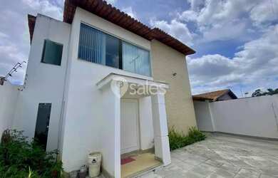 Imagem: A casa possui 3 Dormitórios, 2 Banheiros, 3 Vagas na garagem