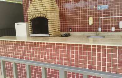 Imagem: O apartamento possui 2 Dormitórios, 1 Banheiro, 1 Vaga na garagem