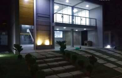 Imagem: A casa em condomínio possui 4 Dormitórios, 5 Banheiros, 4