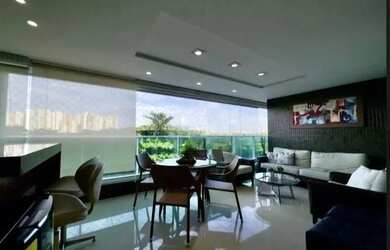 Imagem: O apartamento possui 5 Dormitórios, 5 Banheiros, 4 Vagas na