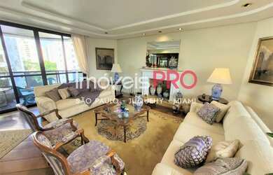 Imagem: O apartamento possui 4 Dormitórios, 5 Banheiros, 3 Vagas na