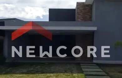 Imagem: A casa em condomínio possui 3 Dormitórios, 2 Banheiros, 4