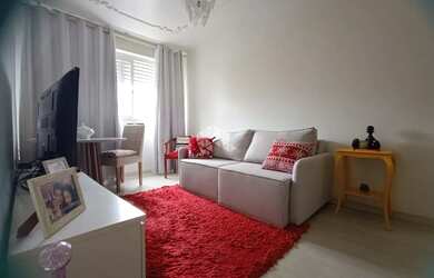 Imagem: O apartamento possui 2 Dormitórios, 1 Banheiro, 1 Vaga na garagem