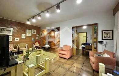 Imagem: O apartamento possui 3 Dormitórios, 2 Banheiros, 140m² de