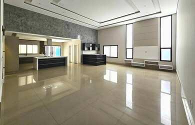 Imagem: A casa em condomínio possui 4 Dormitórios, 5 Banheiros, 4