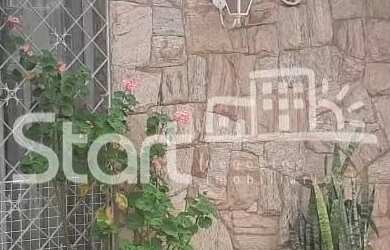 Imagem: A casa possui 5 Dormitórios, 3 Banheiros, 2 Vagas na garagem