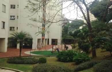 Imagem: O apartamento possui 2 Dormitórios, 1 Banheiro, 1 Vaga na garagem