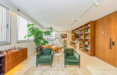 Imagem: O apartamento possui 4 Dormitórios, 5 Banheiros, 4 Vagas na