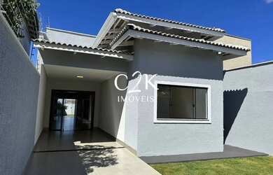 Imagem: A casa à venda possui 3 Dormitórios, 3 Banheiros, 2 Vagas