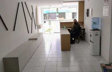 Imagem: O depósito possui 1 Vaga na garagem e 34m² de Área e está