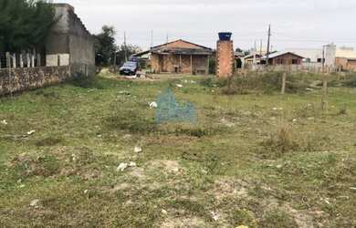 Imagem: O terreno possui 300m² de Área e está localizado em Balneário