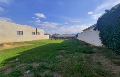 Imagem: O terreno possui 781m² de Área e está localizado em Jardim