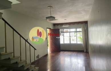 Imagem: O depósito possui 2 Vagas na garagem, 140m² de Área e está