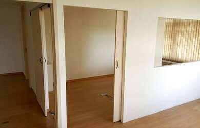 Imagem: O depósito possui 2 Vagas na garagem e 130m² de Área e está