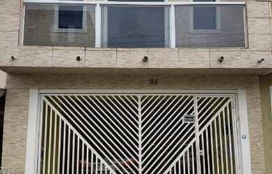 Imagem: A casa possui 5 Dormitórios, 4 Banheiros, 1 Vaga na garagem