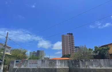 Imagem: O terreno possui 24.000m² de Área e está localizado em Atalaia