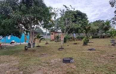 Imagem: A casa possui 3 Dormitórios, 2 Banheiros, 5 Vagas na garagem