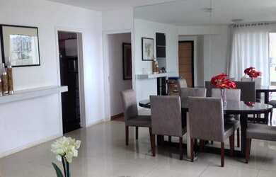 Imagem: O apartamento possui 4 Dormitórios, 3 Banheiros, 3 Vagas na