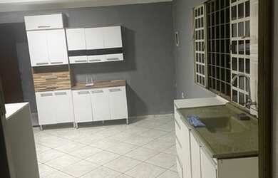 Imagem: A kitnet para alugar possui 1 Dormitório, 1 Banheiro, 1 Vaga