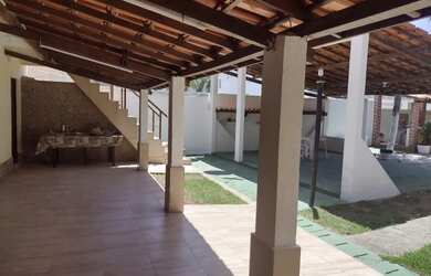 Imagem: A casa em condomínio possui 4 Dormitórios, 5 Banheiros, 4