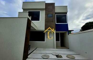 Imagem: A casa possui 3 Dormitórios, 4 Banheiros, 2 Vagas na garagem