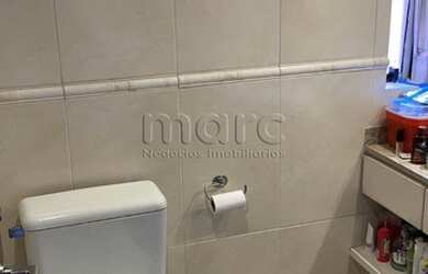 Imagem: O apartamento possui 3 Dormitórios, 1 Banheiro, 2 Vagas na