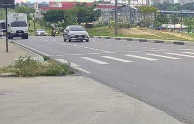Imagem: O terreno possui 450m² de Área e está localizado em Flores
