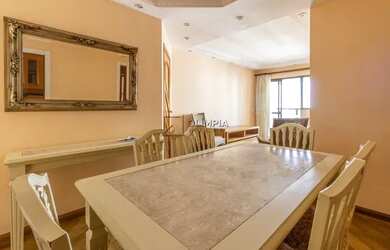 Imagem: O apartamento possui 3 Dormitórios, 2 Banheiros, 2 Vagas na