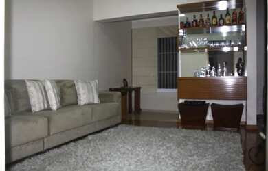 Imagem: A casa possui 2 Dormitórios, 3 Banheiros, 3 Vagas na garagem