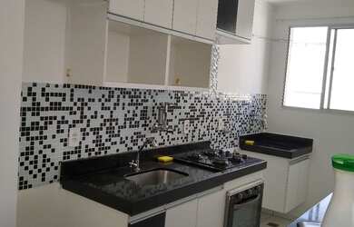 Imagem: O apartamento possui 2 Dormitórios, 1 Banheiro, 1 Vaga na garagem