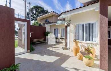 Imagem: A casa possui 3 Dormitórios, 4 Banheiros, 4 Vagas na garagem