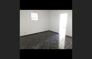 Imagem: O apartamento possui 2 Dormitórios, 1 Banheiro e está localizado