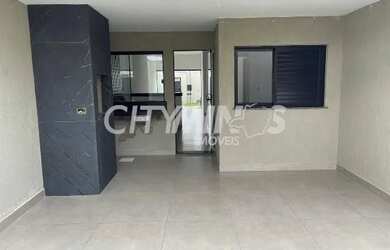 Imagem: A casa possui 3 Dormitórios, 2 Banheiros, 2 Vagas na garagem