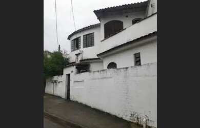 Imagem: A casa possui 2 Dormitórios, 2 Banheiros e está localizado
