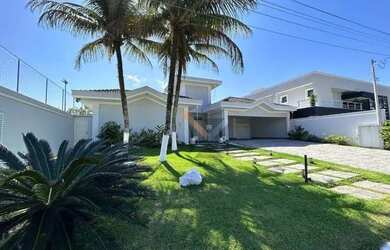 Imagem: A casa em condomínio possui 5 Dormitórios, 5 Banheiros, 5