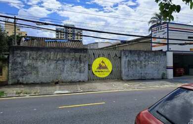 Imagem: O terreno possui 700m² de Área e está localizado em Vila