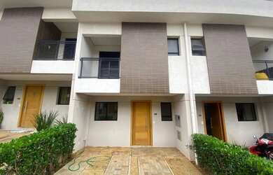 Imagem: A casa em condomínio para alugar possui 2 Dormitórios, 2 Banheiros