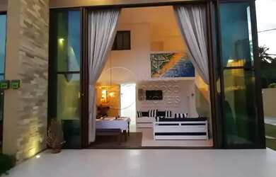 Imagem: A casa possui 3 Dormitórios, 3 Banheiros, 2 Vagas na garagem