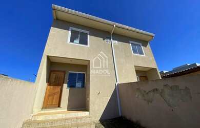 Imagem: A casa possui 2 Dormitórios, 2 Banheiros, 2 Vagas na garagem