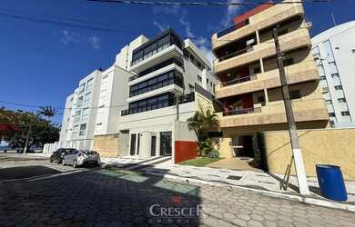 Imagem: O apartamento possui 3 Dormitórios, 1 Banheiro, 2 Vagas na