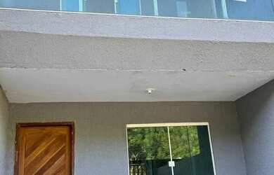 Imagem: A casa possui 1 Dormitório, 1 Banheiro, 1 Vaga na garagem