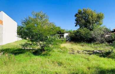 Imagem: O terreno possui 1.000m² de Área e está localizado em Laranjal