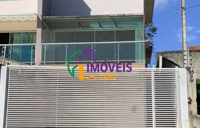 Imagem: A casa possui 3 Dormitórios, 3 Banheiros, 2 Vagas na garagem