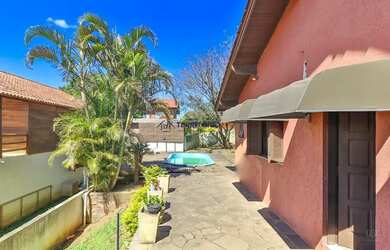 Imagem 14: Casa em Hípica. Piscina, Churrasqueira, VarandaeGuarda roupa