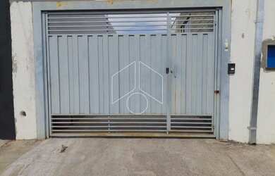 Imagem: A casa possui 2 Dormitórios, 2 Banheiros, 2 Vagas na garagem