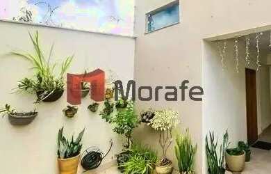 Imagem: A casa possui 2 Dormitórios, 3 Banheiros, 2 Vagas na garagem