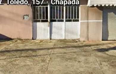 Imagem: A casa possui 2 Dormitórios, 1 Banheiro, 2 Vagas na garagem